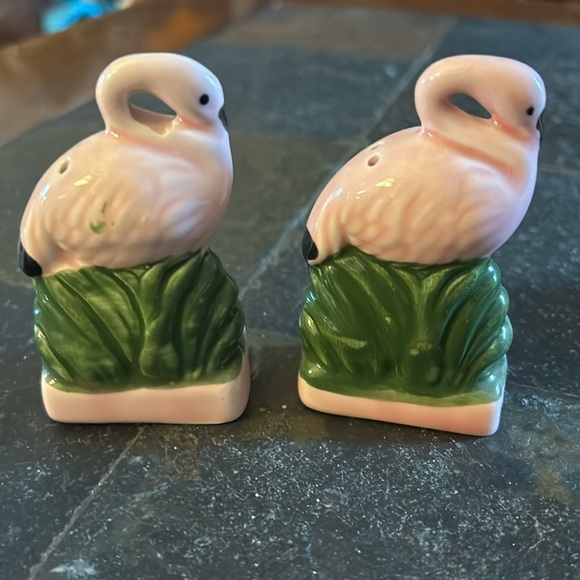 Vintage Flamingo Salt and Pepper Shakers Florida Souvenir - Picture 3 of 5